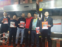 四川優(yōu)佰特廚房設(shè)備公司廣州25屆廚房設(shè)備展獲得圓滿成功，第九代廚房油煙凈化一體機(jī)現(xiàn)場獲得不少訂單!